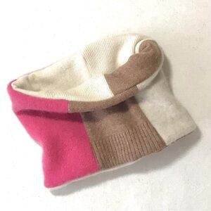 Cashmere neck muff- winter isn’t over..